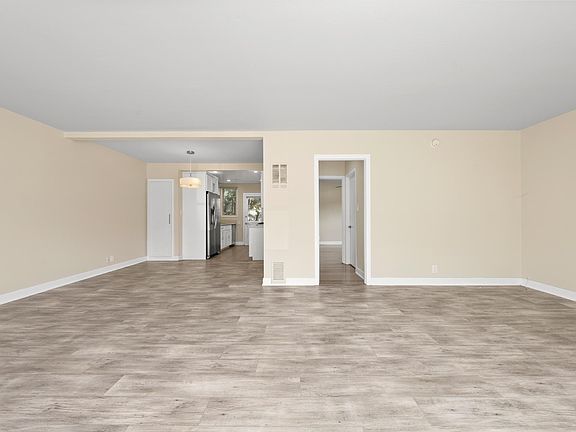 5th image of 8555 Sherwood Dr