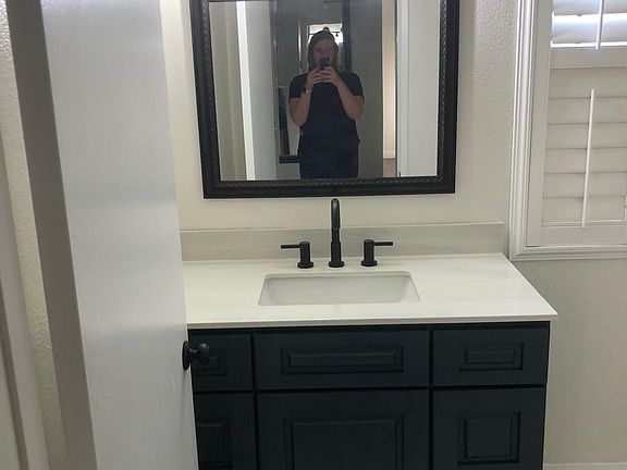 Newly updated half bath.