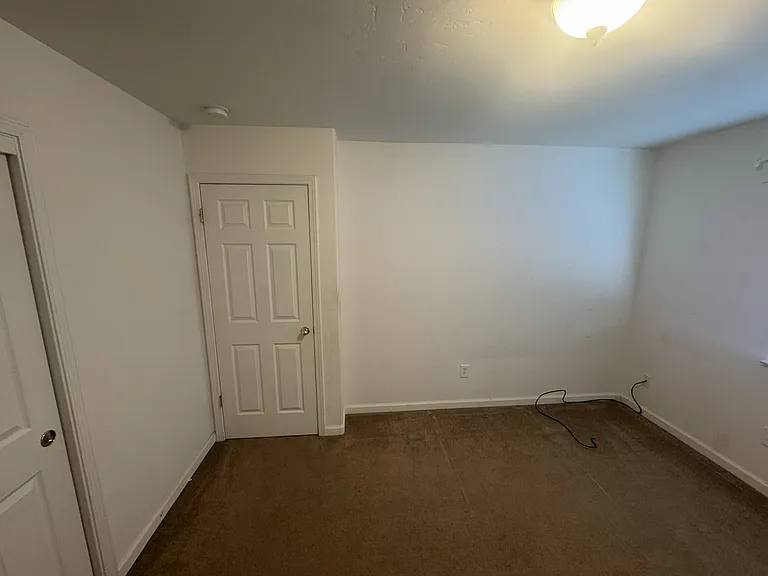 481 Emily Way — Photo 5