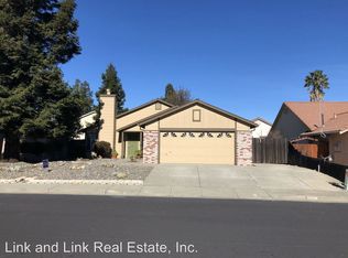 806 Flint Way, Vacaville, CA 95687
