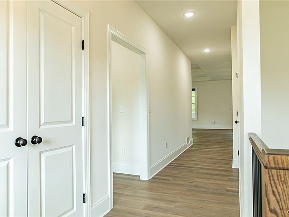 3rd image of 4544 Hollyshire Way