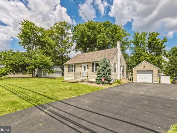 933 County Line, Hatboro, PA 19040