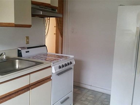 5th image of 261-09 Langston Ave #1