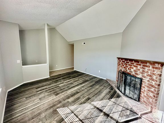 5th image of 1124-1126 S 25th Pl