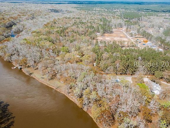 3rd image of 105 Cypress View Rd