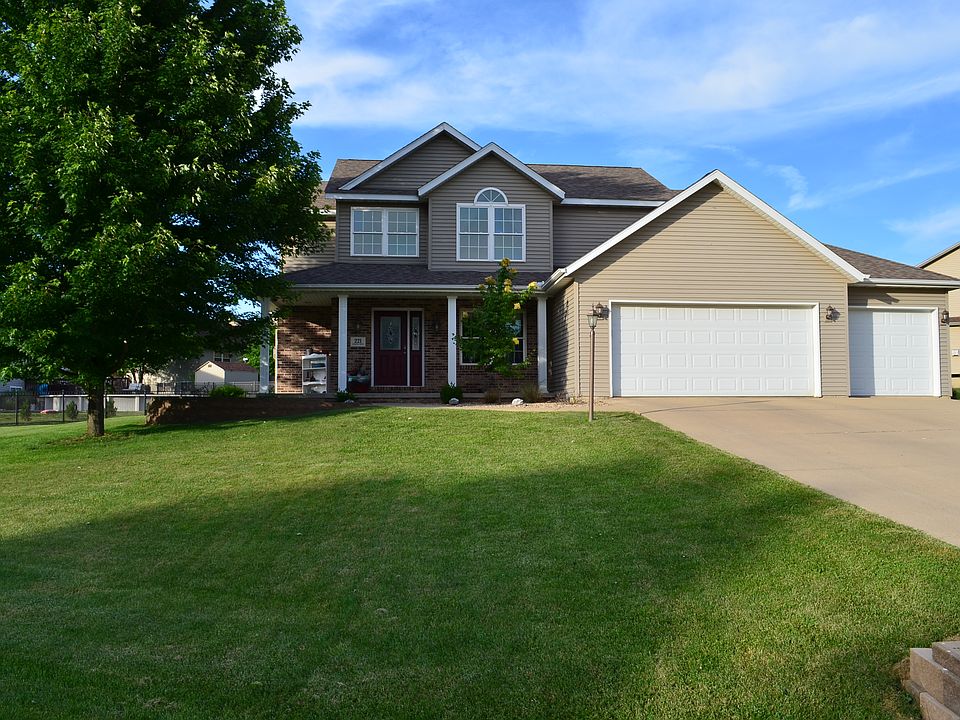 1st image of 221 Karagen Cir