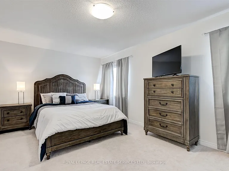 27 Erinview Ter — Photo 12