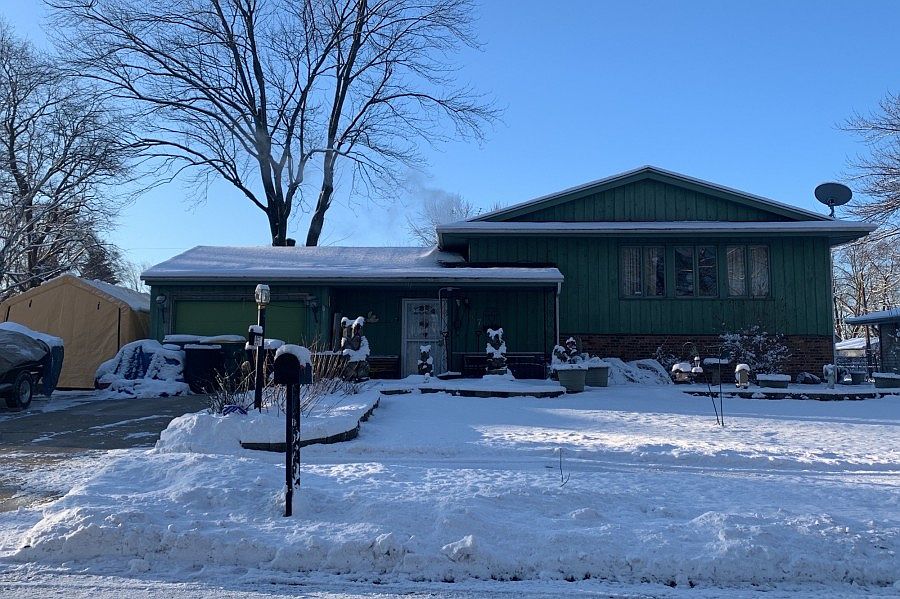 1st image of 957 W 67th Pl