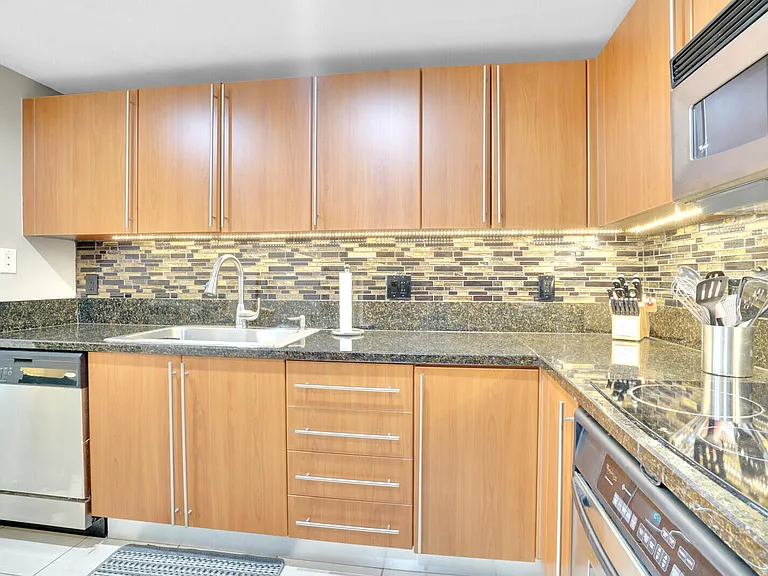 610 Clematis St #401 — Photo 9