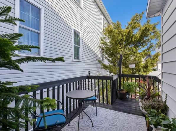 53 Cottage Street image 13 of 21