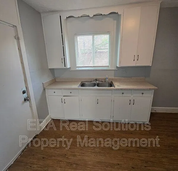 1557 N N Brks — Photo 7