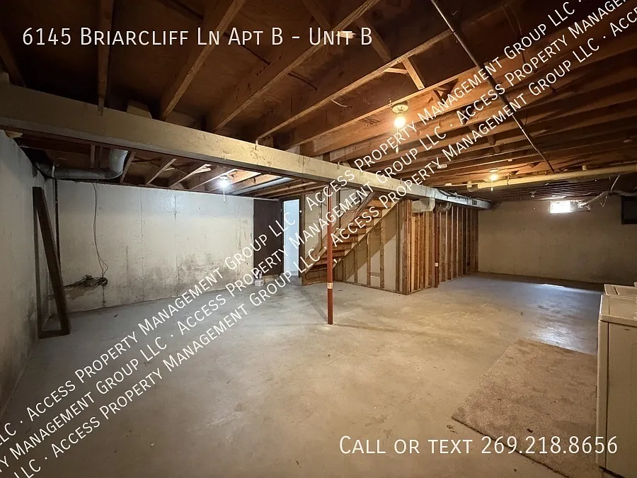 Building Photo - 6145 Briarcliff Ln #B