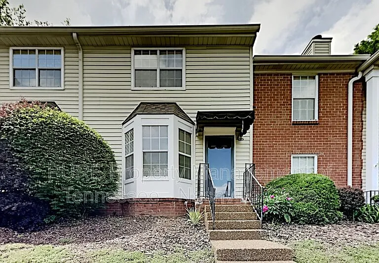 120 Spring Place Dr — Photo 2