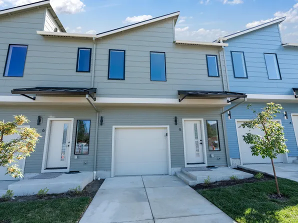 2028 Sunset Dr #5, Medford, OR 97501