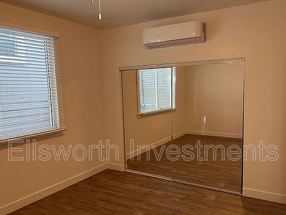 5th image of 2936 Beech St