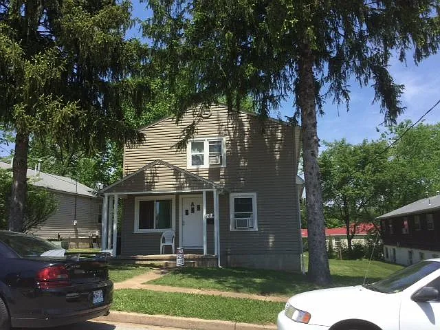 709 E 13th St — Photo 3