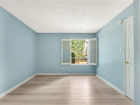 102 Windsor Ln APT F, Williamsburg, VA 23185