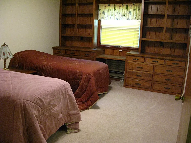 392 Hallowood Dr — Photo 24