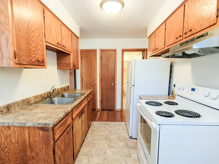 Randolph Apartments — Photo 25