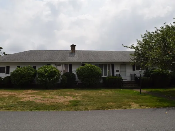 82 Cornhill Rd, Somerset, MA 02725