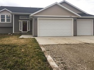 5987 Juniper Dr NW, Williston, ND 58801