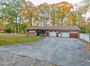 4 Pearce Circle Ext, Bellows Falls, VT 05101