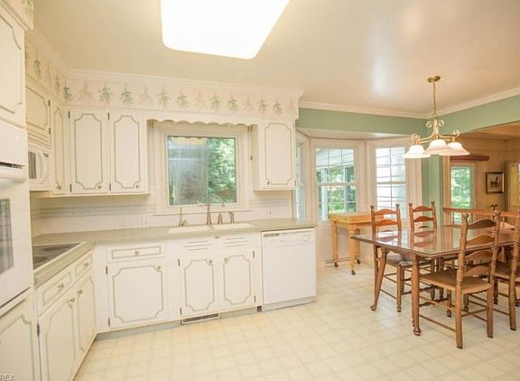 5th image of 330 Overbrook Dr