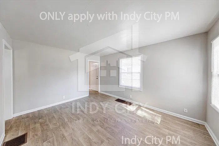 3 bed, 2.0 bath, 1056 sqft, $1,350 — Photo 4