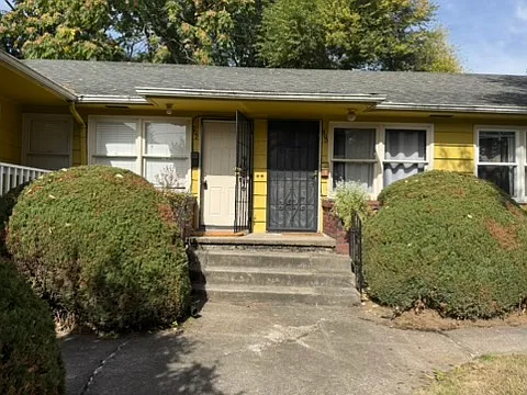 2 bed, 800 sqft, $2,100 — Photo 1
