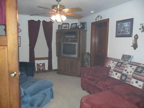 2nd image of 222 W Lincoln St