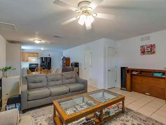 4th image of 504 N Woods St