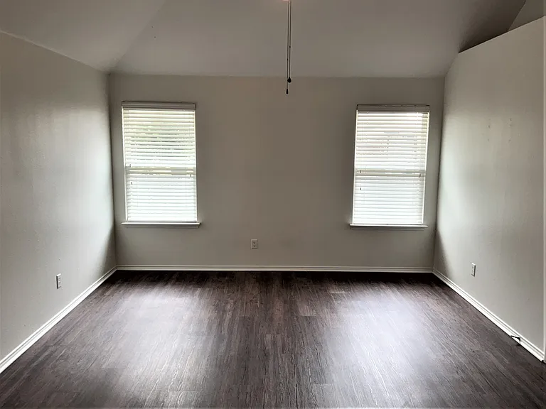 1212 Gardenia Cir — Photo 12