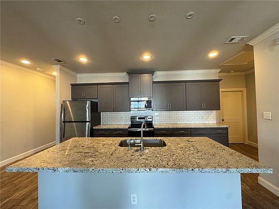 4th image of 203 Brentwood Dr E APT 76