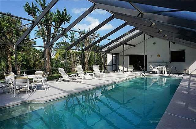 Swimming Pool/Hot Tub/Sauna. 12 x40 Solar Heated Screened Swimming Pool.