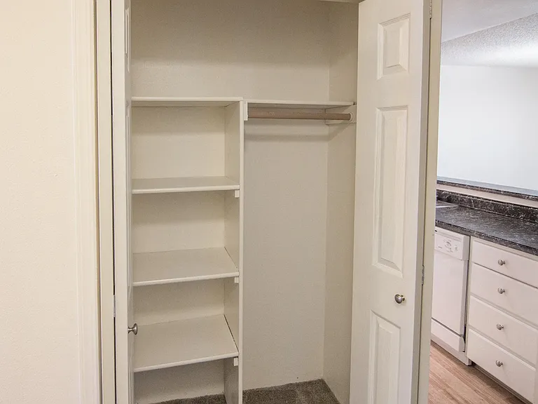 Aspen Glade Apartments — Photo 16