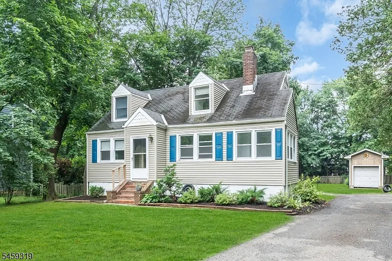 4 bed, 2.0 bath, $3,800 — Photo 4