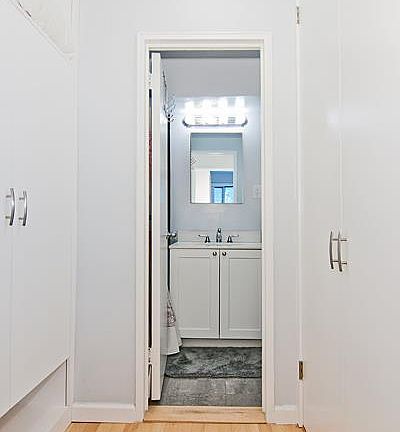 4th image of 401 E 65th St APT 3C