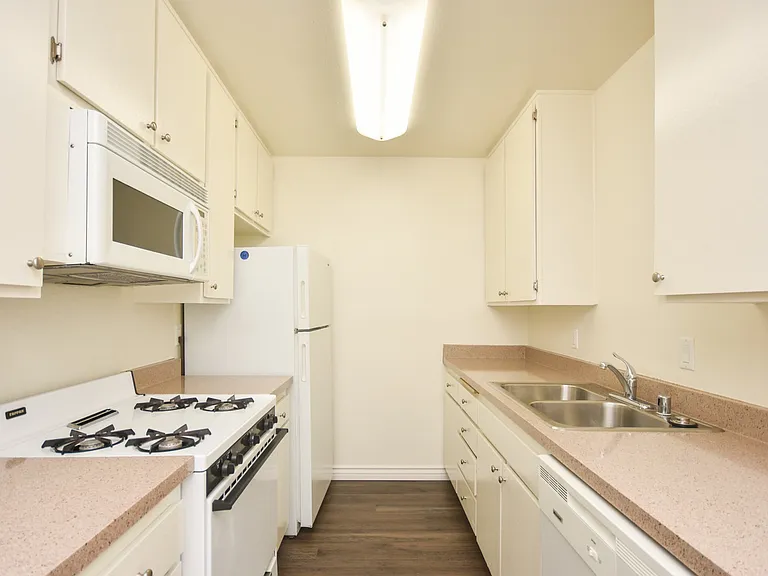 Villas de Laura Apts — Photo 7