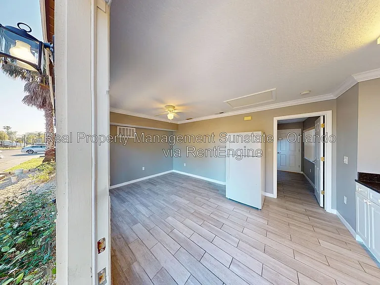 2224 Fan Palm Dr — Photo 2