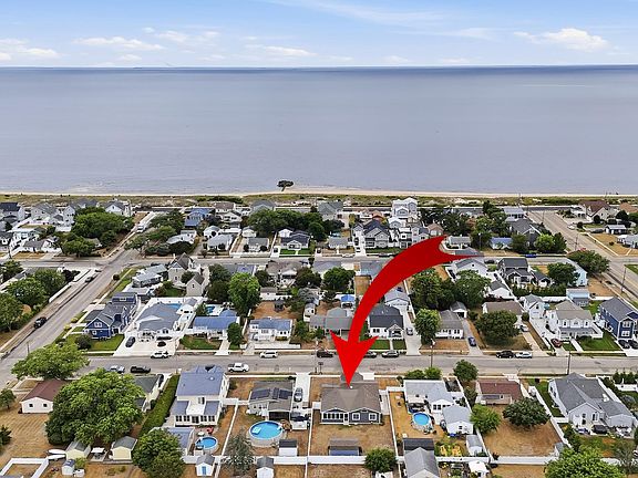 2nd image of 607 Pacific Ave