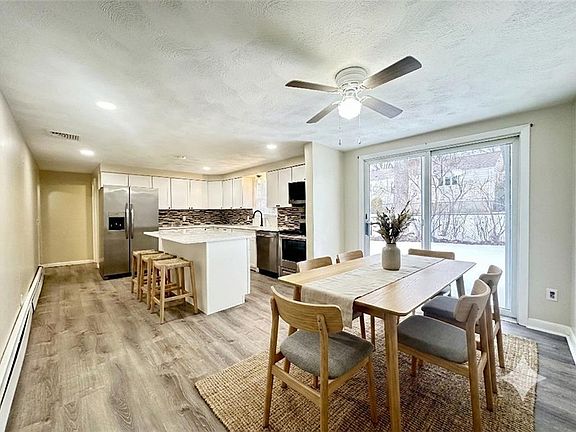 3rd image of 135 S Pierce Rd