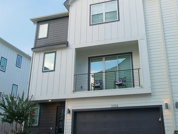 2nd image of 2204 Penny Derrick Ln