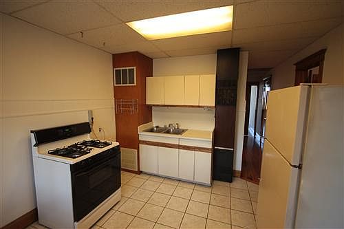 3rd image of 2229 W Fullerton Ave #3AA