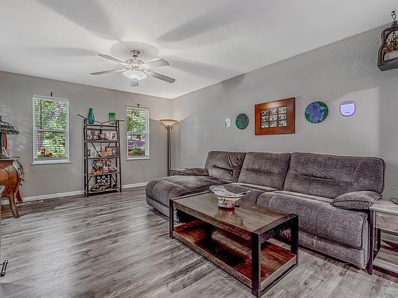4th image of 6504 Corsica Dr