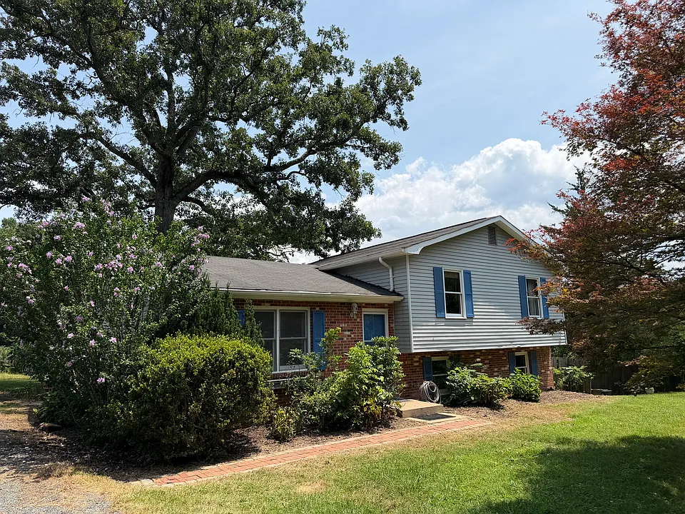 11107 Burwell Rd