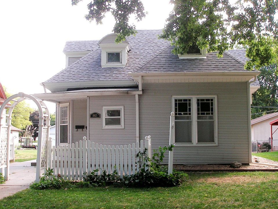 1st image of 1927 8th Ave