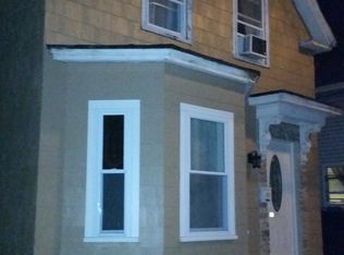 16 Kinsman St, Lowell, MA 01852