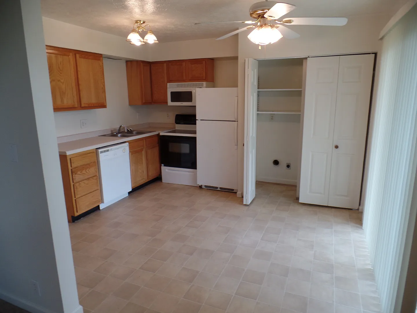 Williamsburg Apartment Homes LLC — Photo 2