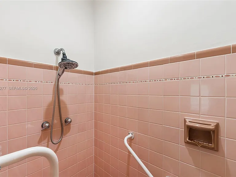 2514 E Granada Blvd — Photo 38