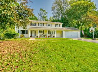 24 Smallwood Dr, Pittsford, NY 14534